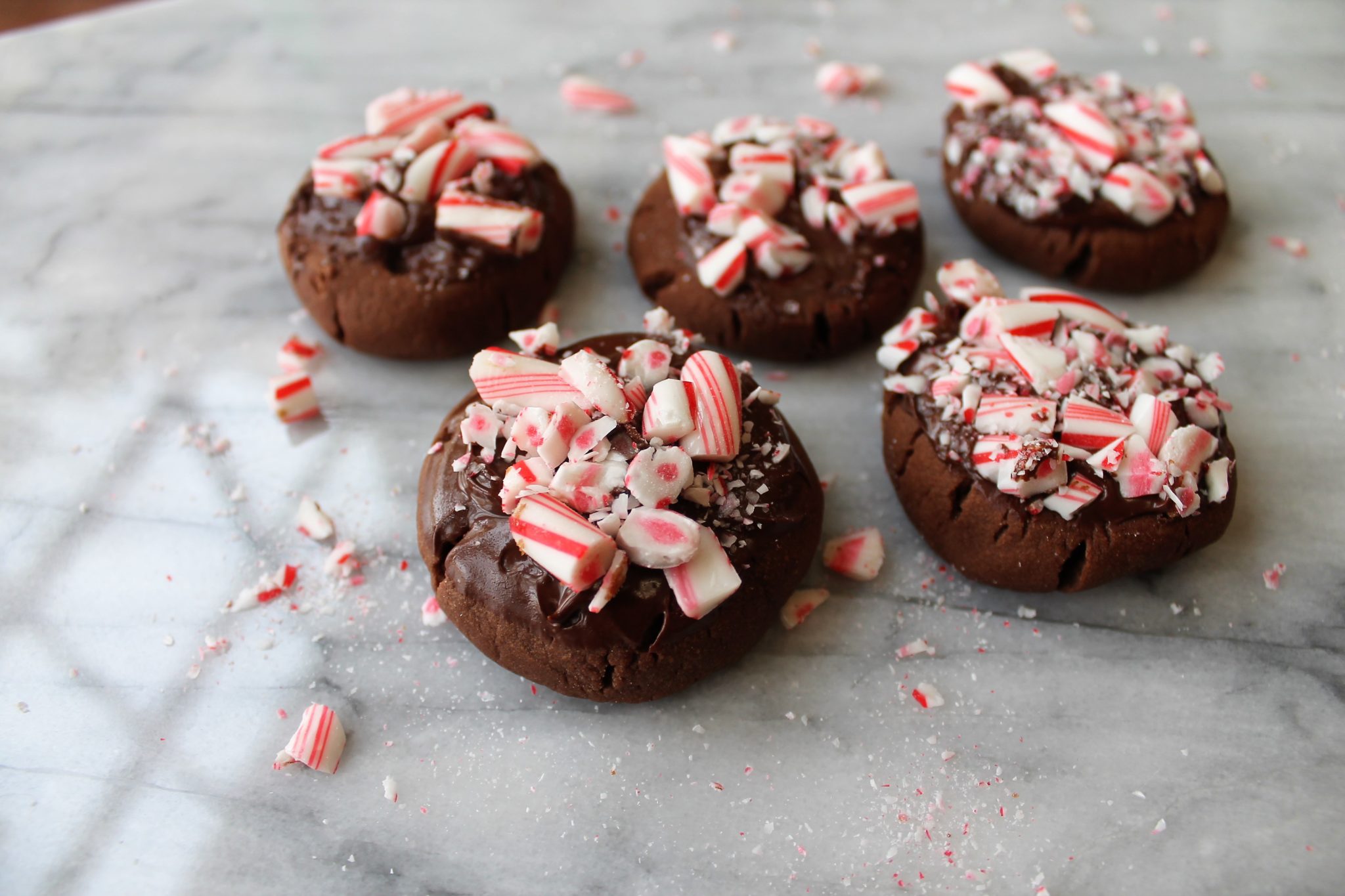 Soft and Chewy Chocolate Peppermint Cookies with dōTERRA Peppermint Essential Oil | sunshineandholly.com | christmas recipe | Christmas cookies | doterra recipes | peppermint cookies