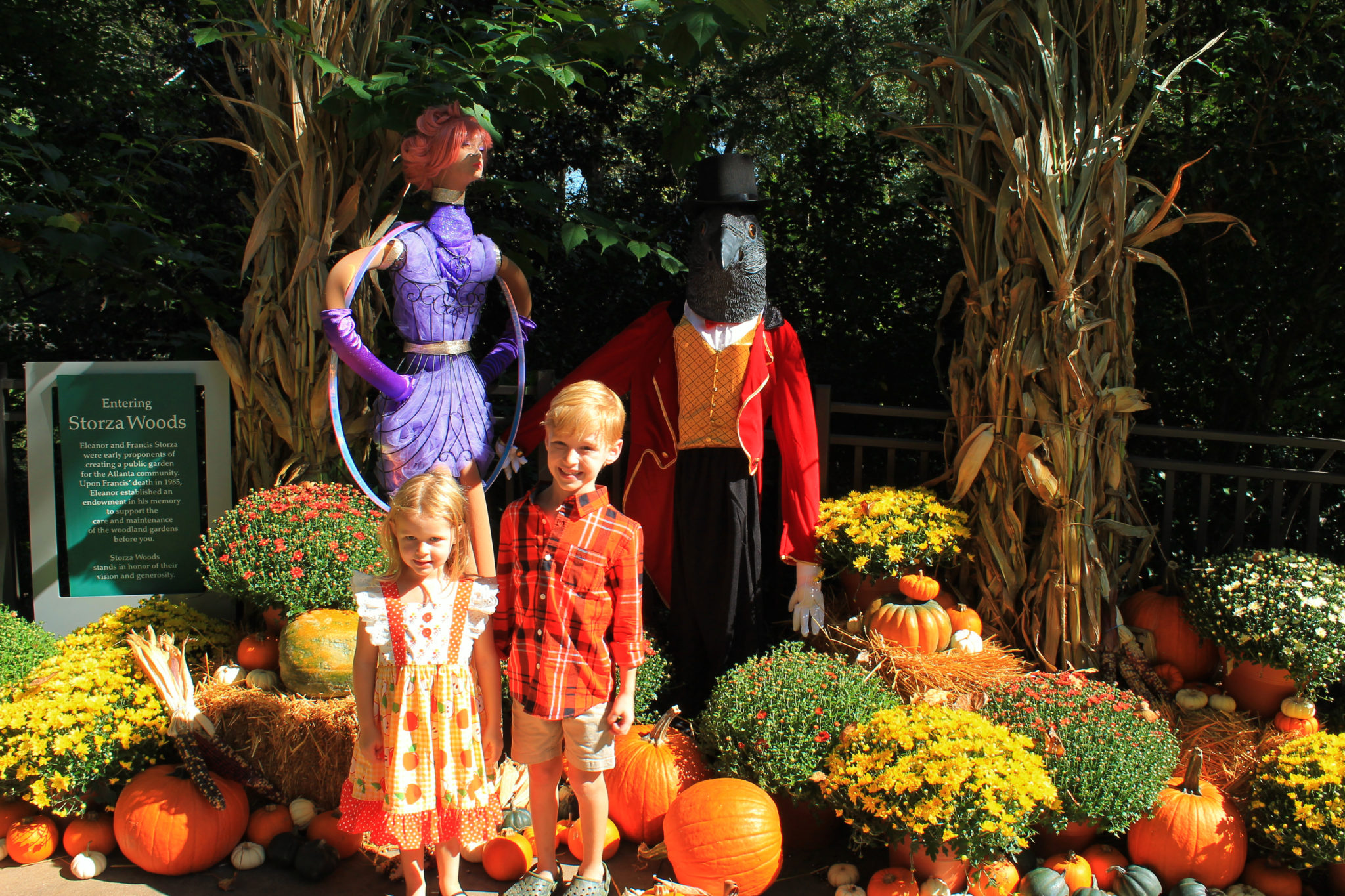 Scarecrows in the Garden at the Atlanta Botanical Garden | sunshineandholly.com | fall family activities | kids activities | autumn fun