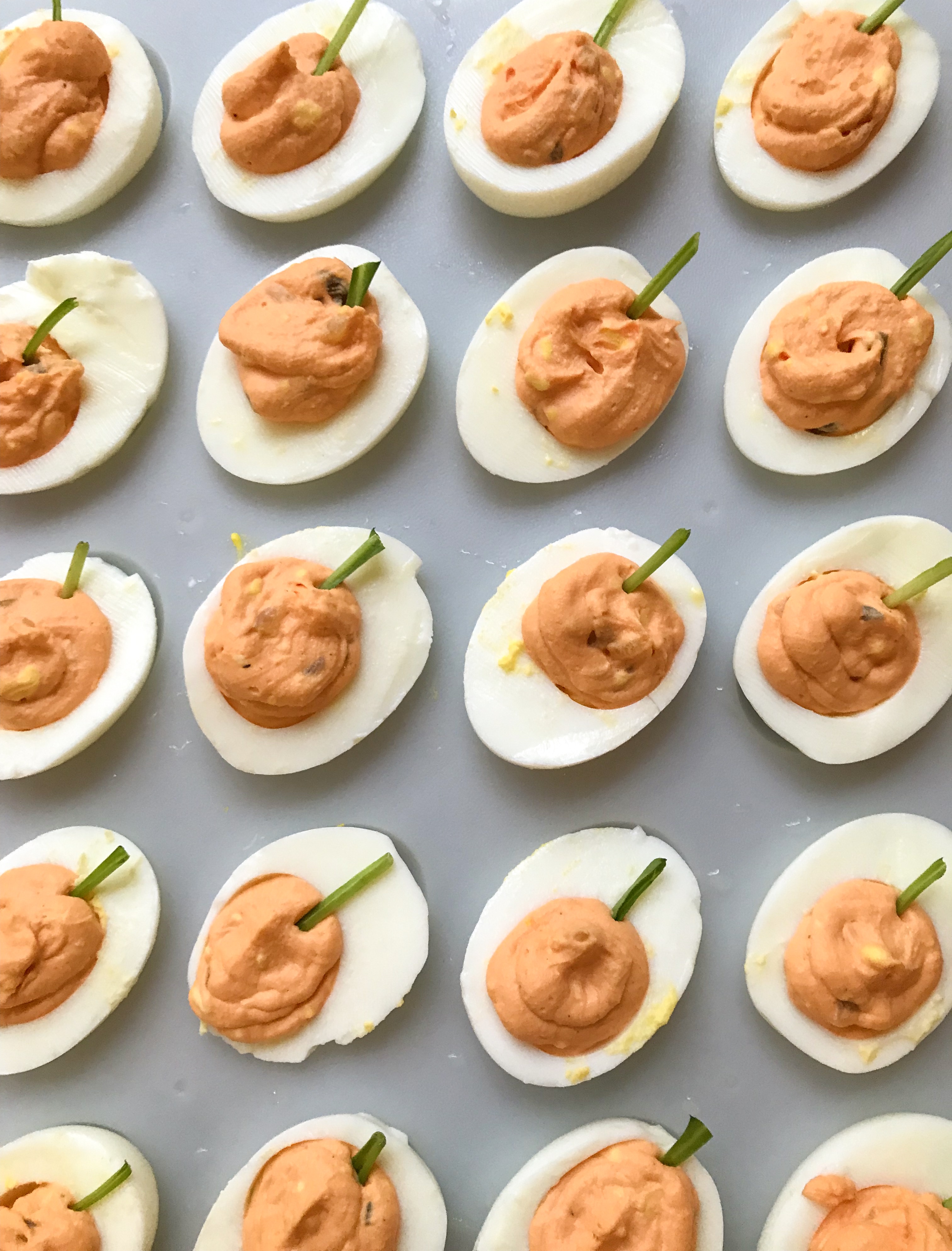 Pumpkin Shaped Deviled Eggs | sunshineandholly.com | Halloween | appetizer | savory dish | holiday